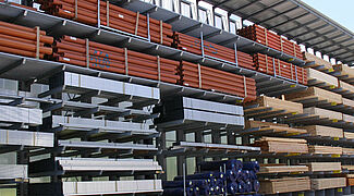 Cantilever racking for building materials