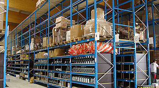 pallet rack with mezzanine floor