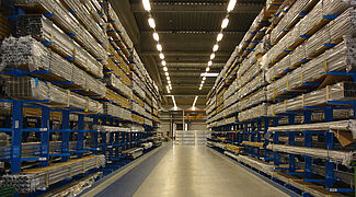 cantilever racking system for the storage of aluminium