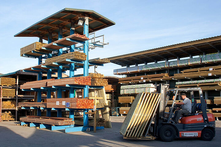 cantilever racking with roof