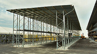 pallet rack with roof