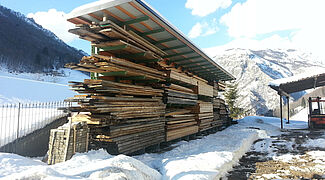 Cantilever racking with roof