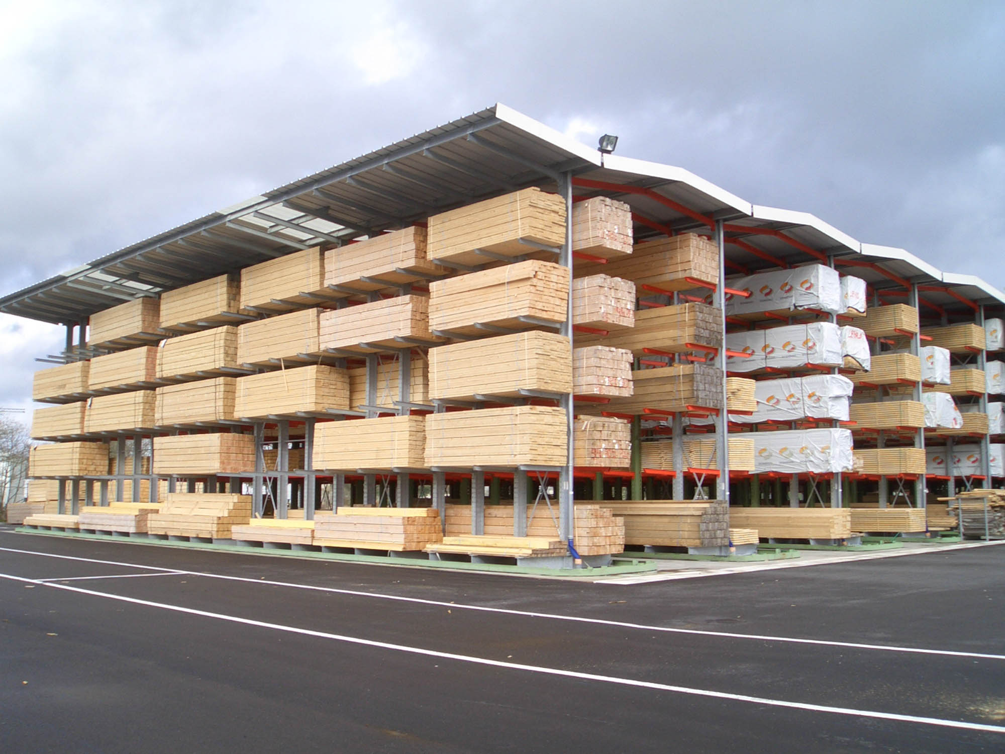 cantilever racking with roof
