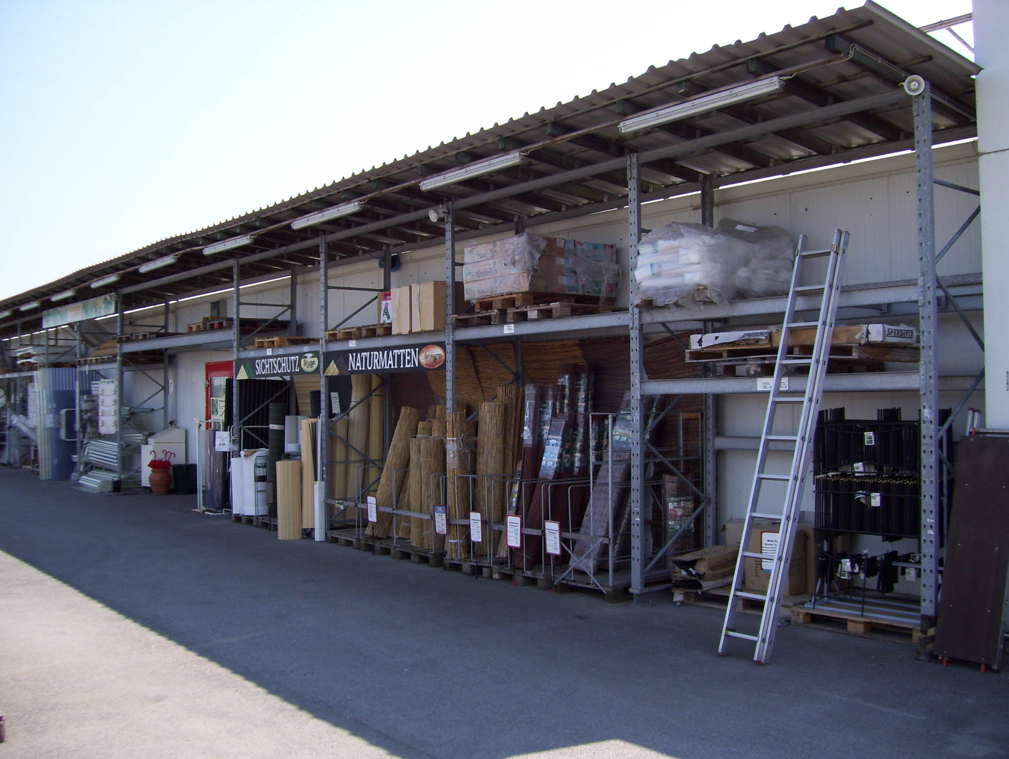 pallet rack with roof