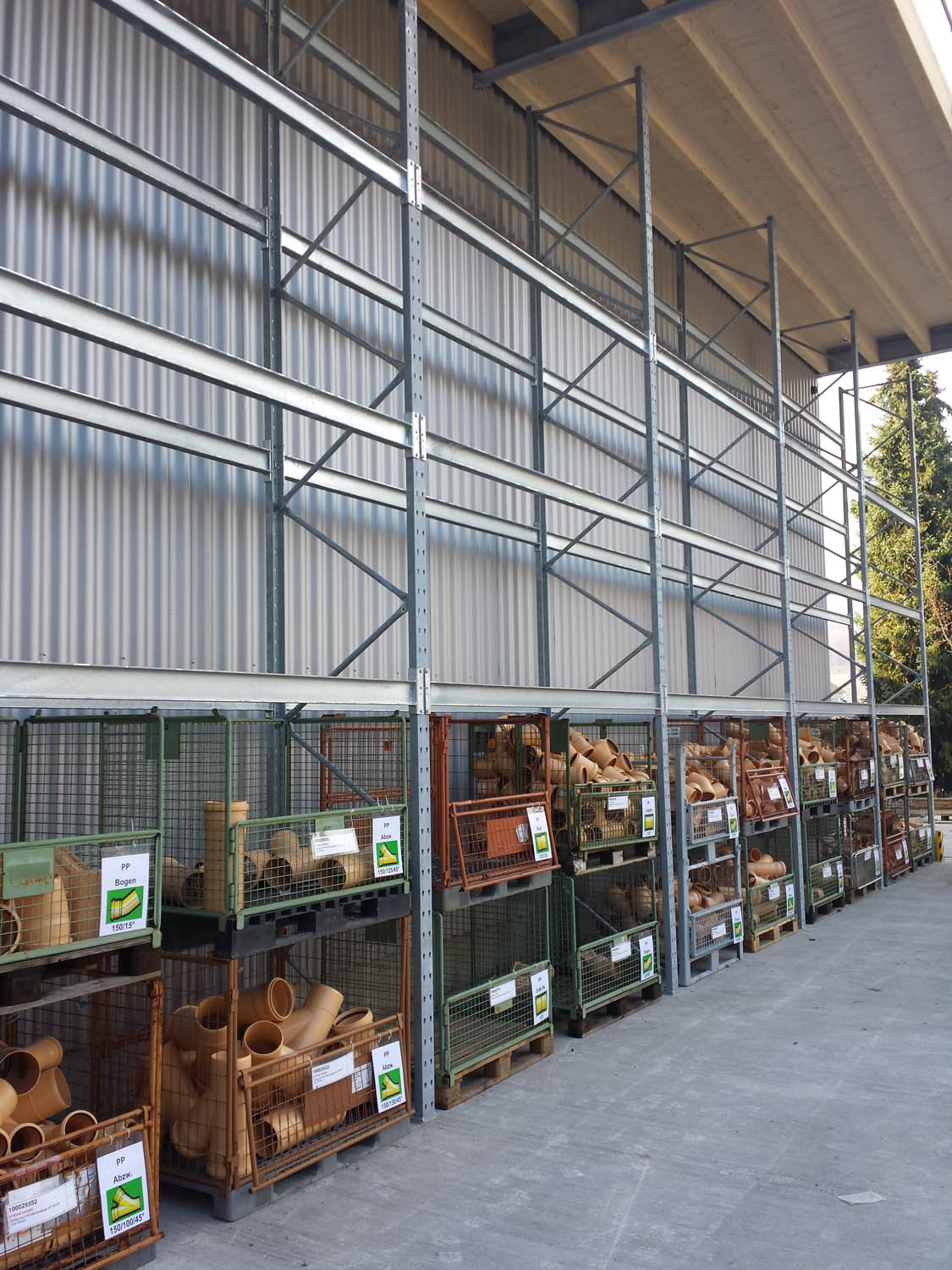 pallet rack with roof