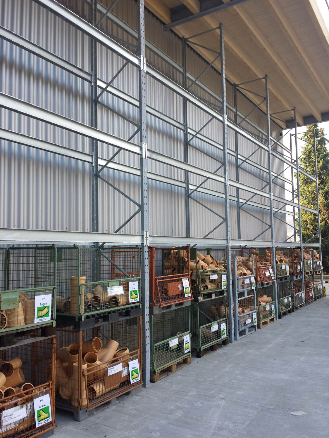 pallet rack with roof