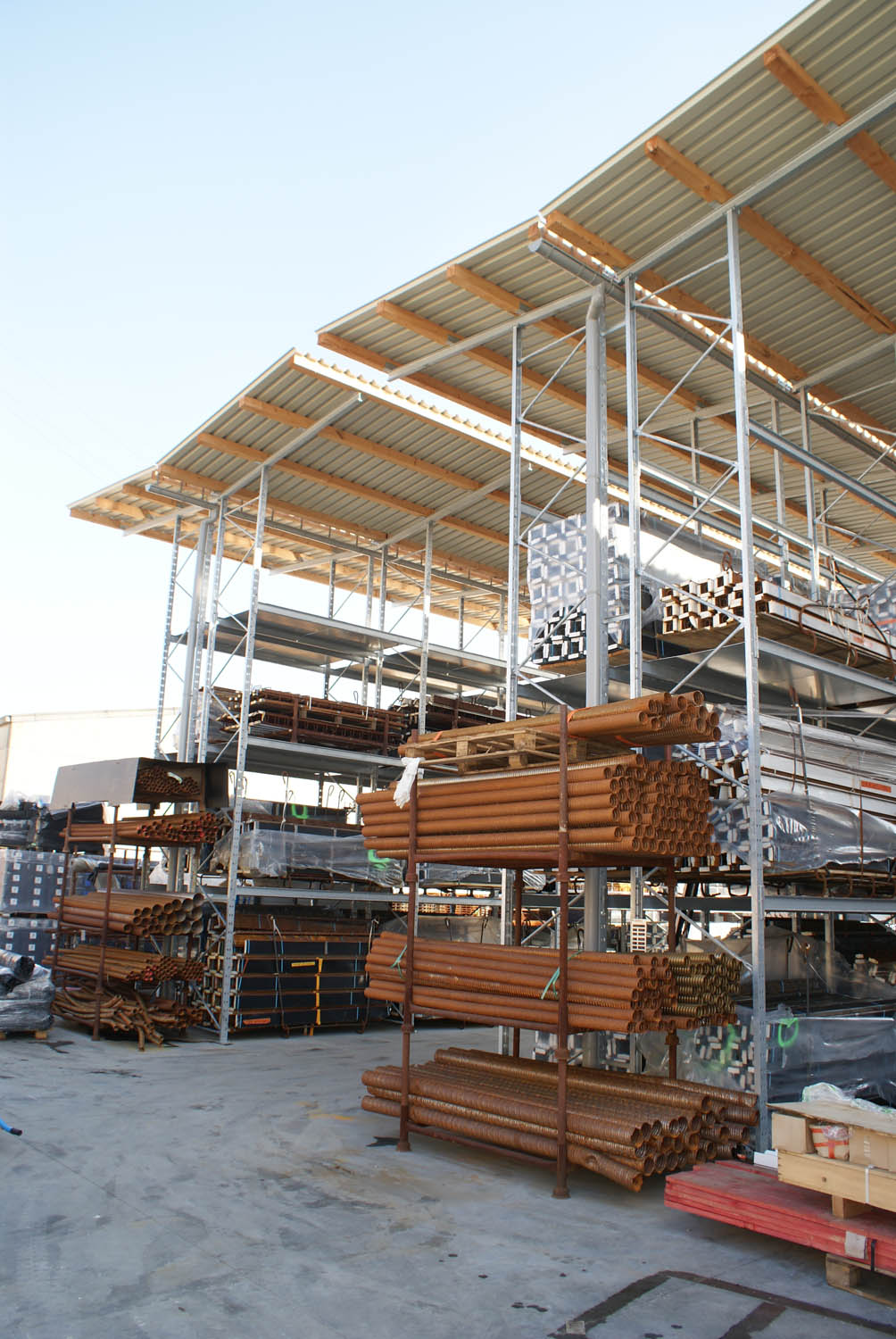 pallet rack with roof