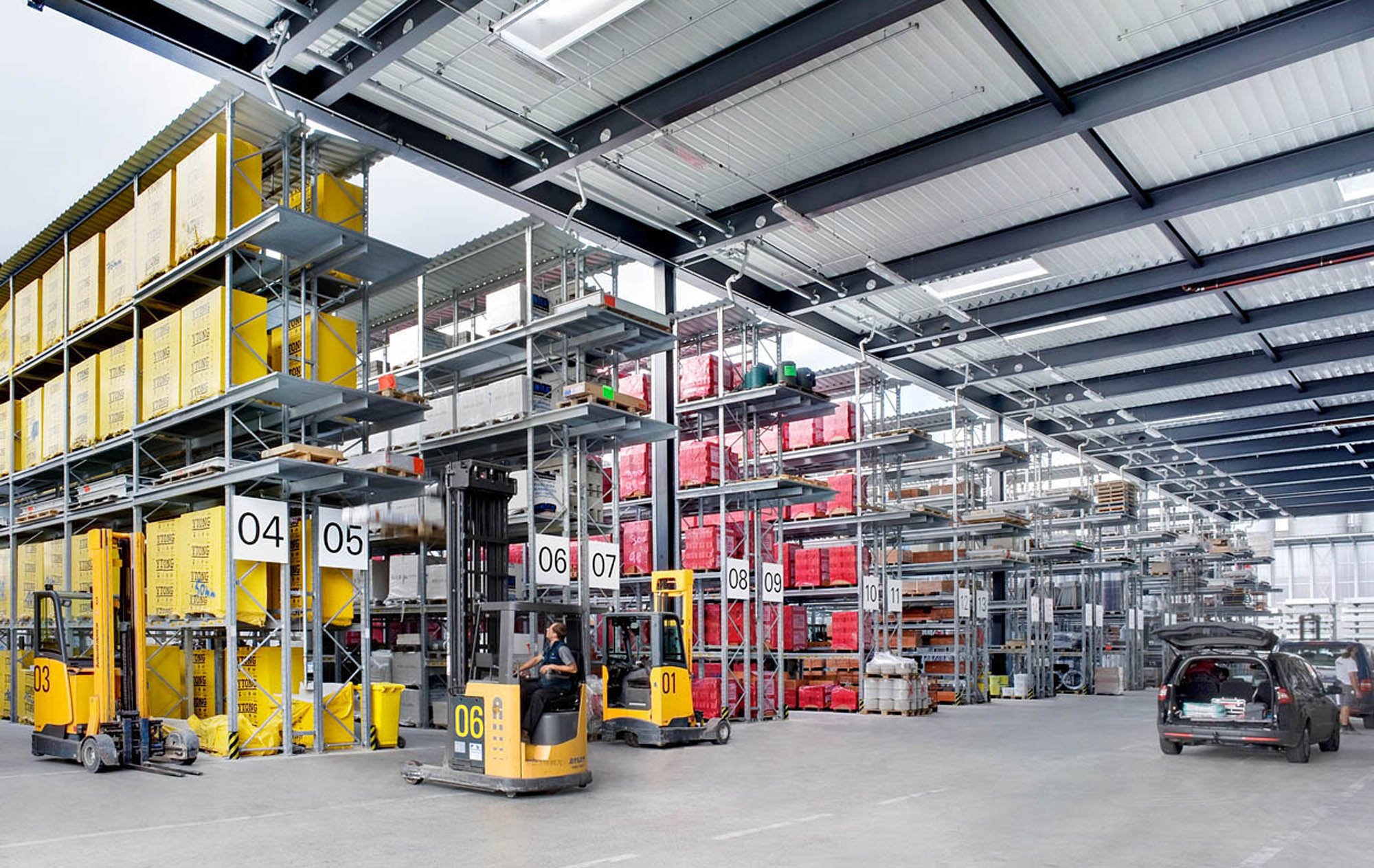 pallet rack with roof