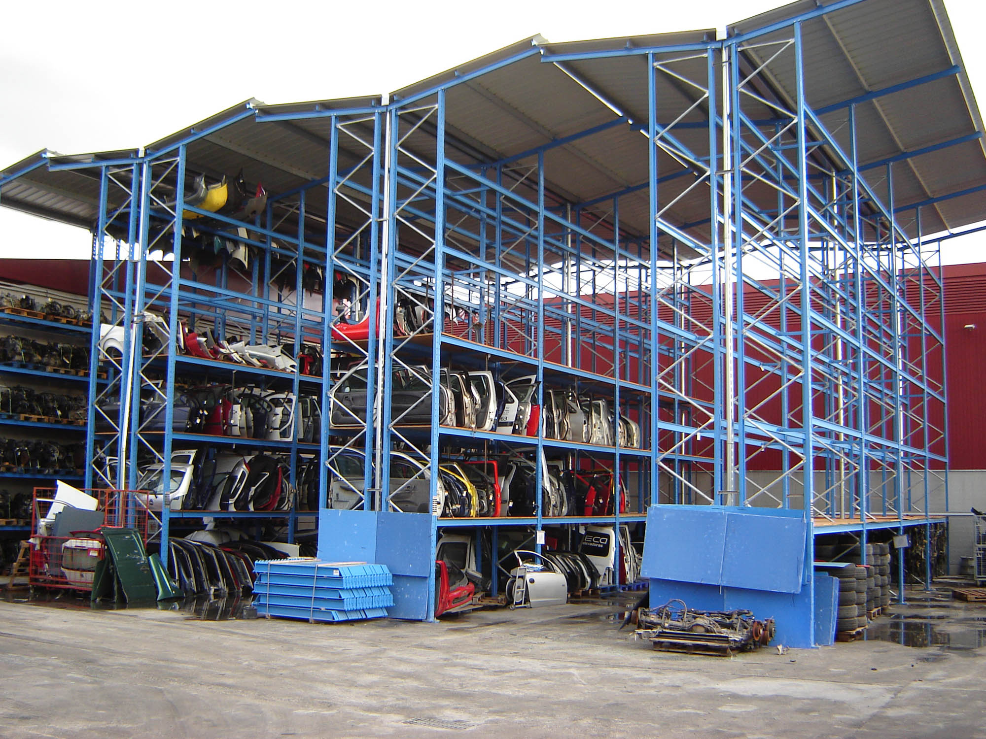pallet rack with roof